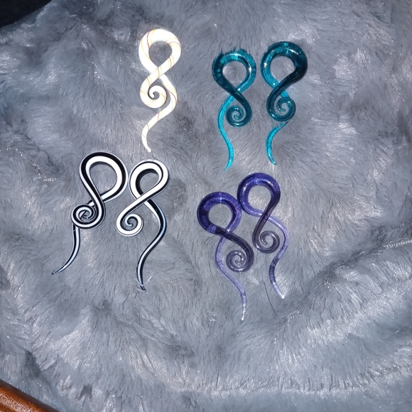 Glass Earrings - Picture 2 of 5